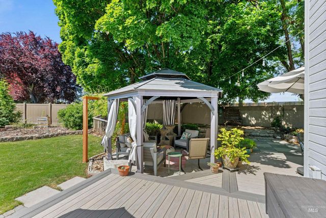 8155 W Burntree Ct, Boise, ID 83704