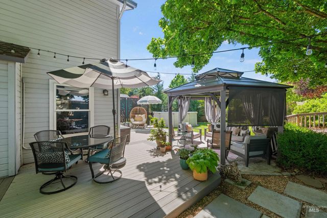 8155 W Burntree Ct, Boise, ID 83704