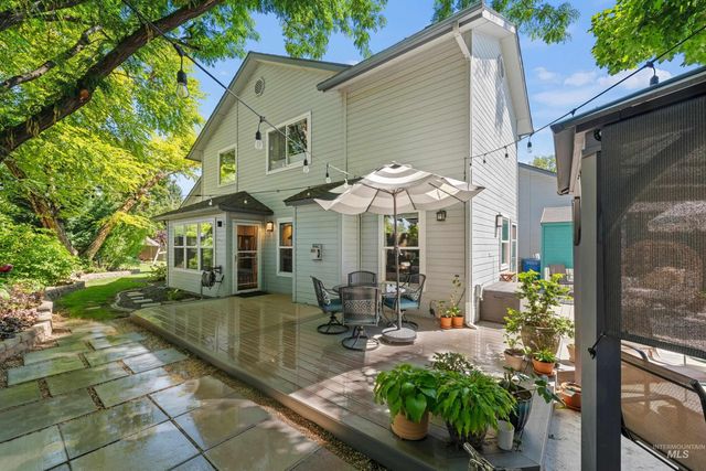 8155 W Burntree Ct, Boise, ID 83704