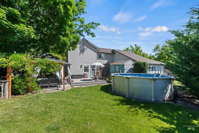 8155 W Burntree Ct, Boise, ID 83704