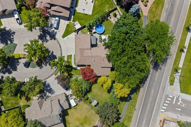 8155 W Burntree Ct, Boise, ID 83704
