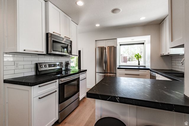 6282 S COBBLECREST RD, Holladay, UT 84121