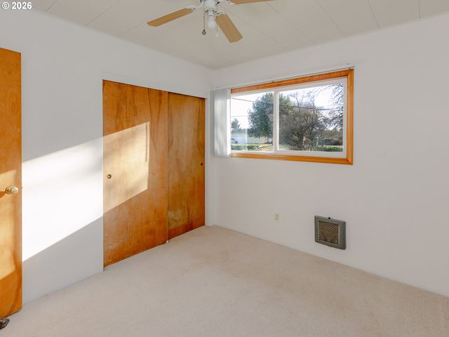 3738 PENNSYLVANIA St, Longview, WA 98632