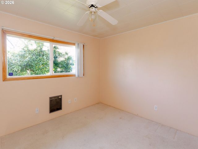 3738 PENNSYLVANIA St, Longview, WA 98632