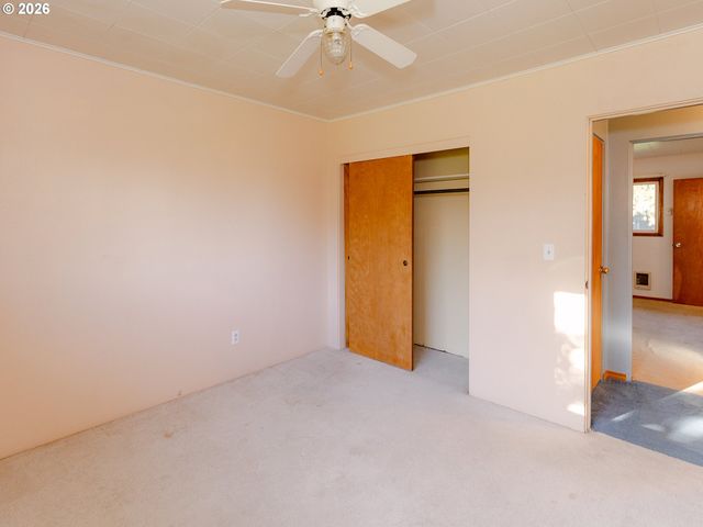 3738 PENNSYLVANIA St, Longview, WA 98632