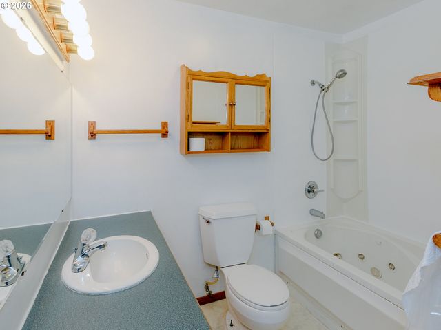 3738 PENNSYLVANIA St, Longview, WA 98632