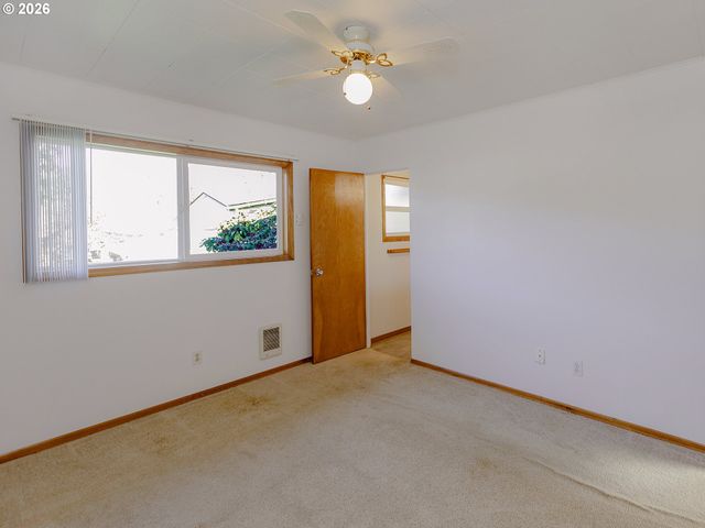 3738 PENNSYLVANIA St, Longview, WA 98632