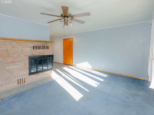 3738 PENNSYLVANIA St, Longview, WA 98632