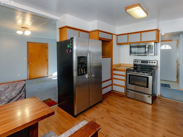 3738 PENNSYLVANIA St, Longview, WA 98632