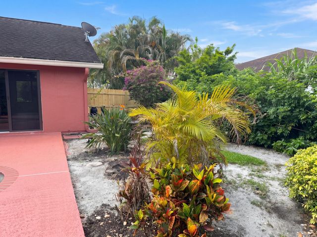 118 Waterway, Royal Palm Beach, FL 33411