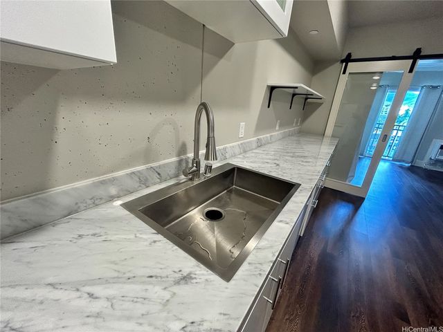 803 Waimanu Street 401, Honolulu, HI 96813