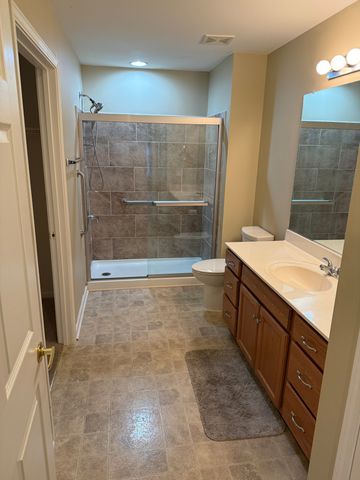 1311 Crofton Park Ct, Columbia, TN 38401