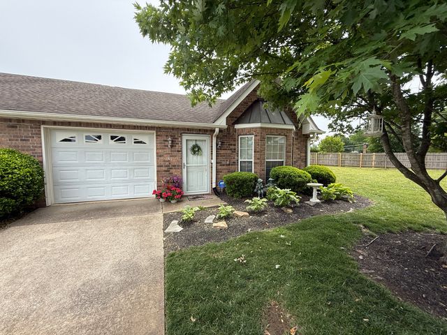 1311 Crofton Park Ct, Columbia, TN 38401