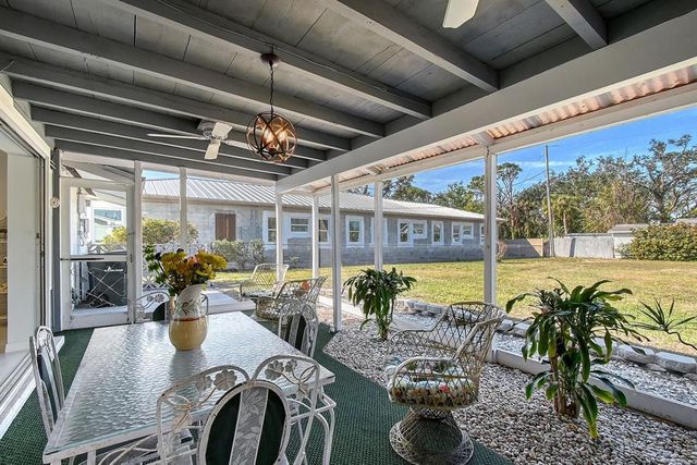2406 BREAKWATER CIRCLE, Sarasota, FL 34231