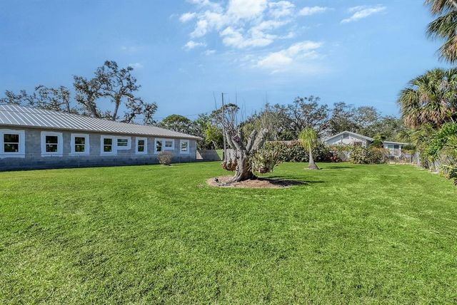 2406 BREAKWATER CIRCLE, Sarasota, FL 34231