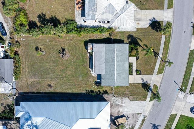 2406 BREAKWATER CIRCLE, Sarasota, FL 34231