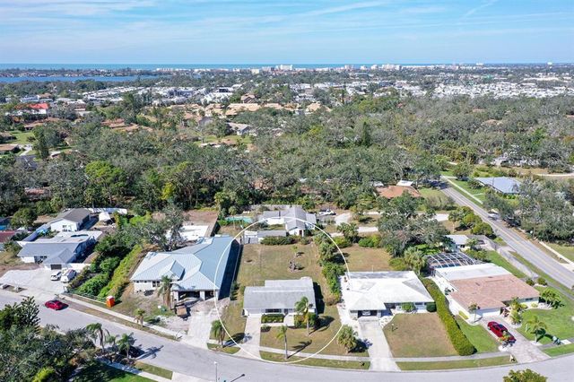 2406 BREAKWATER CIRCLE, Sarasota, FL 34231