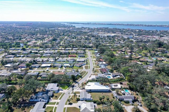 2406 BREAKWATER CIRCLE, Sarasota, FL 34231