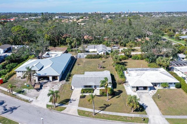 2406 BREAKWATER CIRCLE, Sarasota, FL 34231