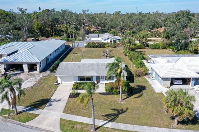 2406 BREAKWATER CIRCLE, Sarasota, FL 34231