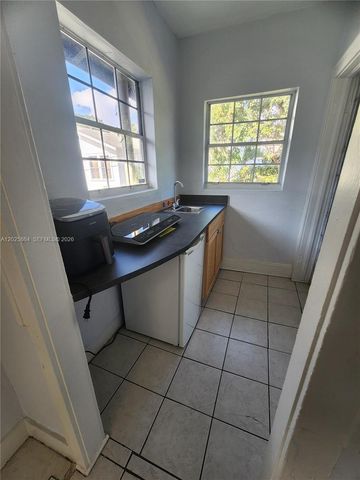 226 SW 6th Ave 6, Miami, FL 33130