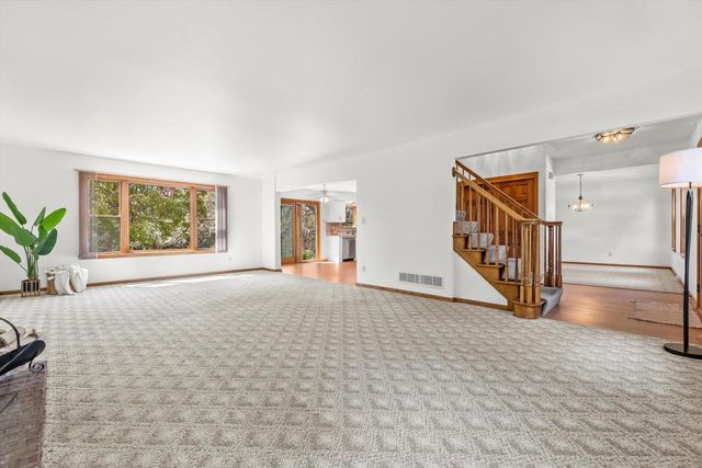 921 Park BOULEVARD, Oak Creek, WI 53154
