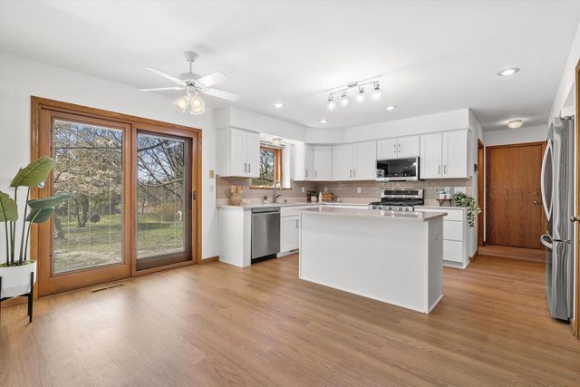 921 Park BOULEVARD, Oak Creek, WI 53154