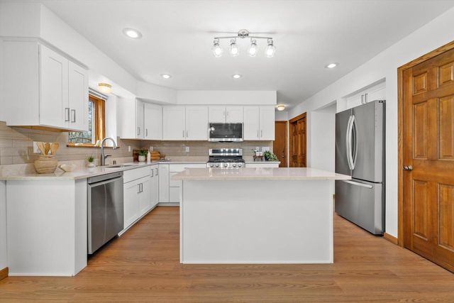 921 Park BOULEVARD, Oak Creek, WI 53154