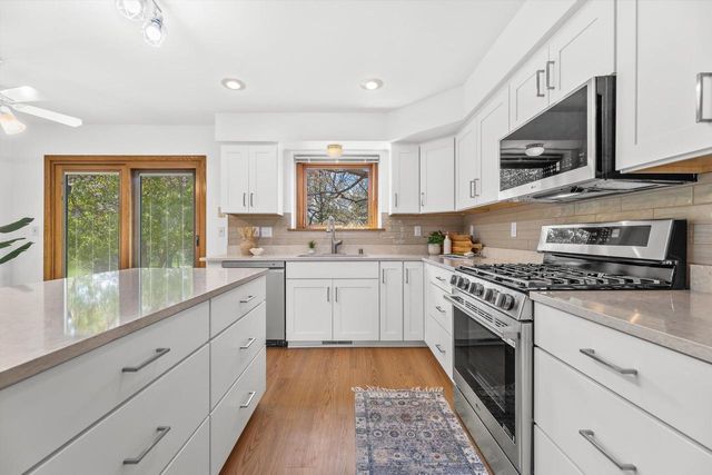 921 Park BOULEVARD, Oak Creek, WI 53154