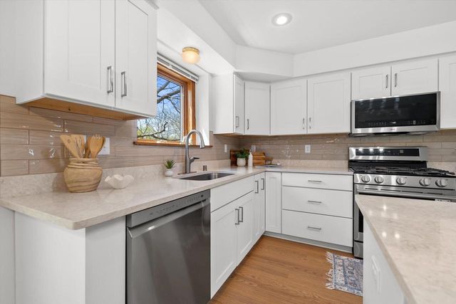 921 Park BOULEVARD, Oak Creek, WI 53154