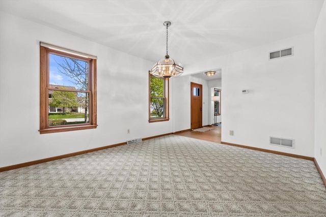 921 Park BOULEVARD, Oak Creek, WI 53154