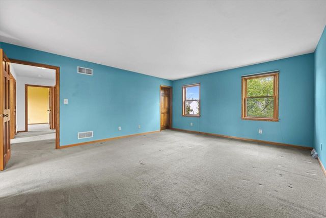 921 Park BOULEVARD, Oak Creek, WI 53154