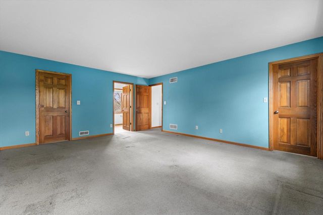 921 Park BOULEVARD, Oak Creek, WI 53154