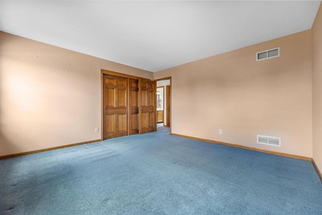 921 Park BOULEVARD, Oak Creek, WI 53154