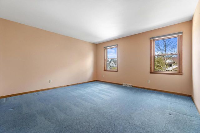 921 Park BOULEVARD, Oak Creek, WI 53154