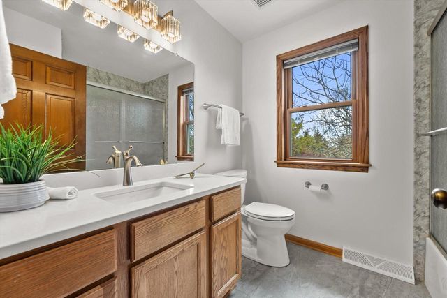921 Park BOULEVARD, Oak Creek, WI 53154
