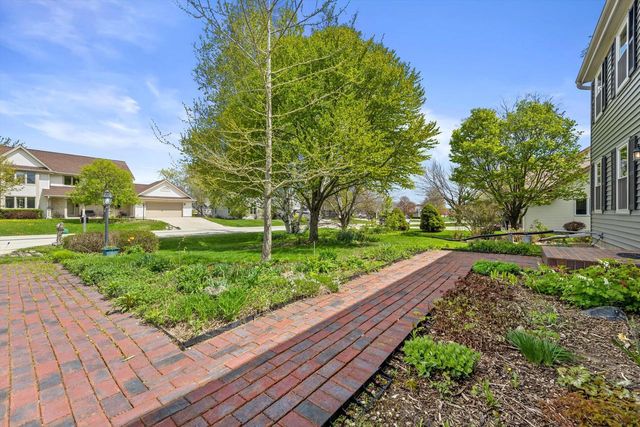 921 Park BOULEVARD, Oak Creek, WI 53154