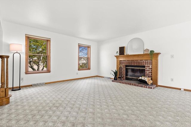 921 Park BOULEVARD, Oak Creek, WI 53154