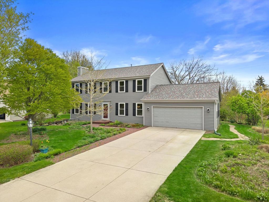 921 Park BOULEVARD, Oak Creek, WI 53154