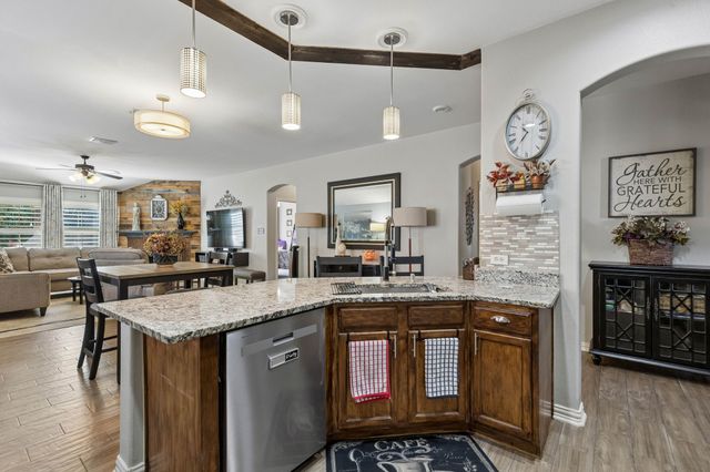 1118 Red Robin Drive, Aubrey, TX 76227