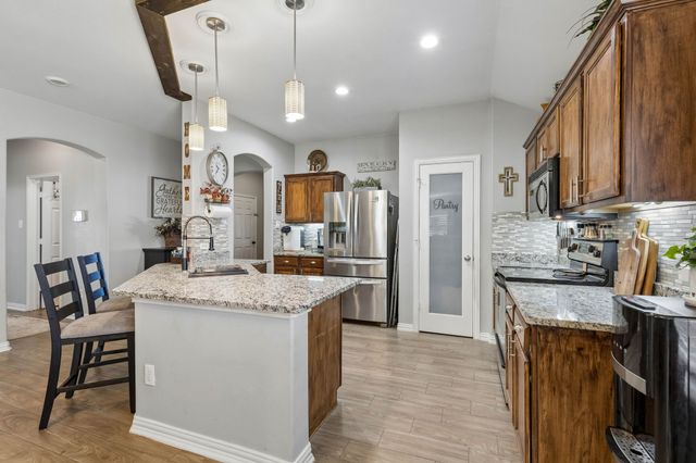 1118 Red Robin Drive, Aubrey, TX 76227