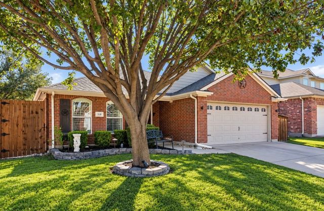 1118 Red Robin Drive, Aubrey, TX 76227
