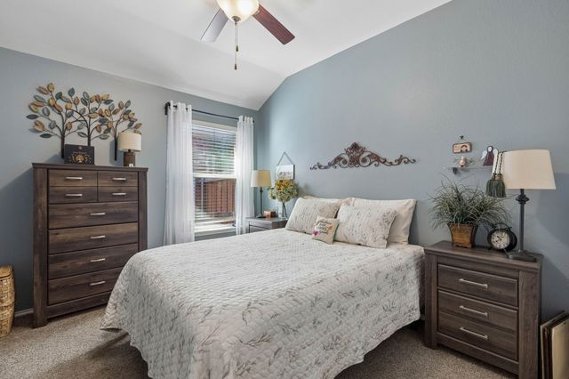 1118 Red Robin Drive, Aubrey, TX 76227