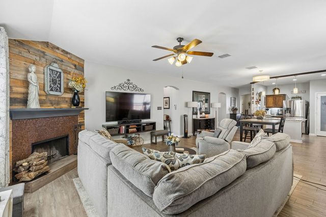 1118 Red Robin Drive, Aubrey, TX 76227