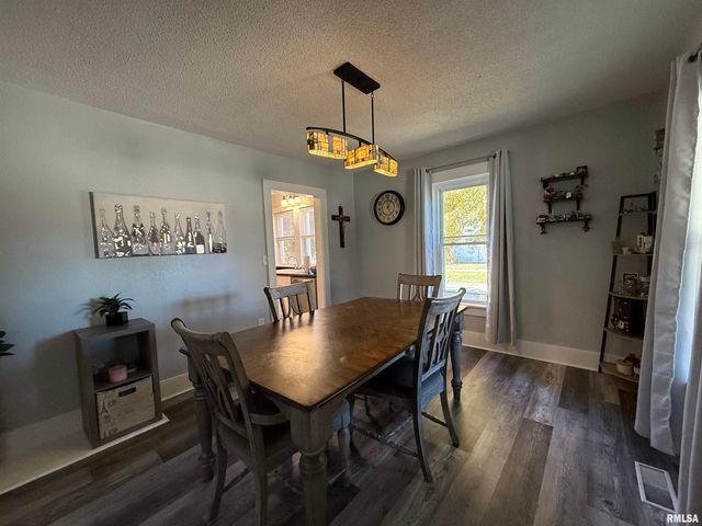 1868 GRAND Avenue, Galesburg, IL 61401