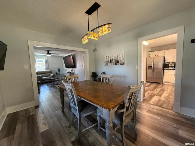 1868 GRAND Avenue, Galesburg, IL 61401