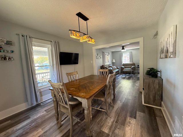 1868 GRAND Avenue, Galesburg, IL 61401