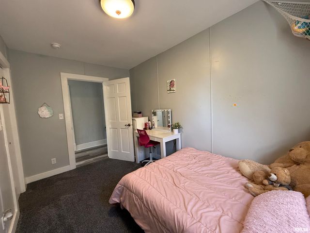 1868 GRAND Avenue, Galesburg, IL 61401