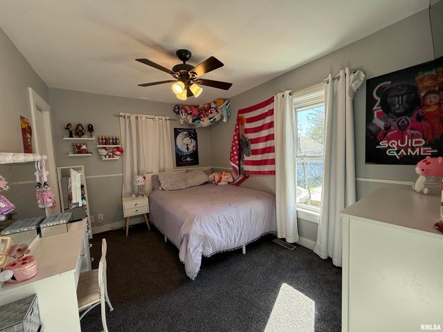 1868 GRAND Avenue, Galesburg, IL 61401