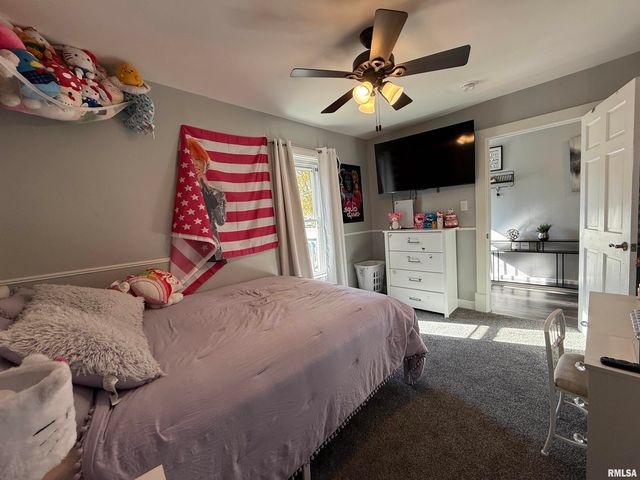 1868 GRAND Avenue, Galesburg, IL 61401